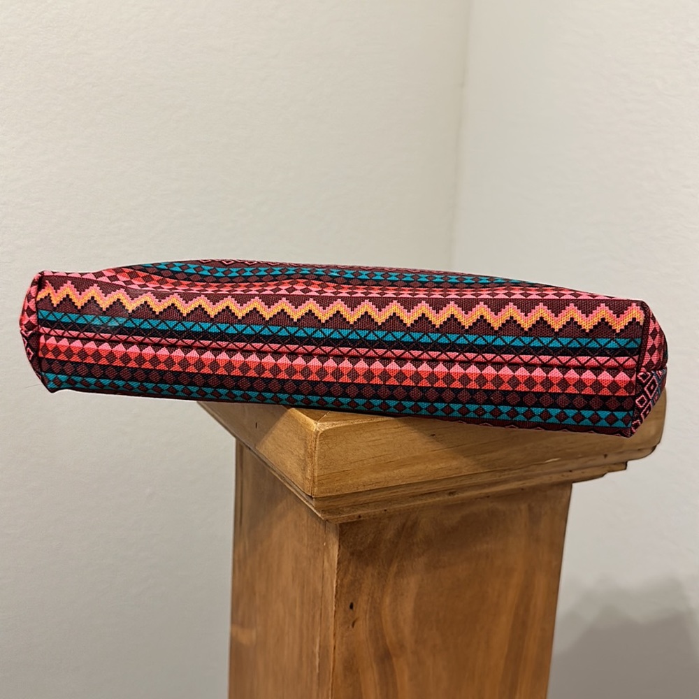Thirty-One Zipper Pouch - Picture 4 of 7